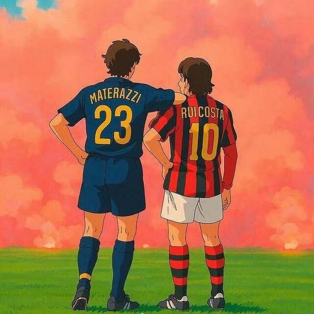 米兰向左，国米向右！
历史上米兰双雄球迷和谐的画面还是挺少见的！就是因为像迷什么