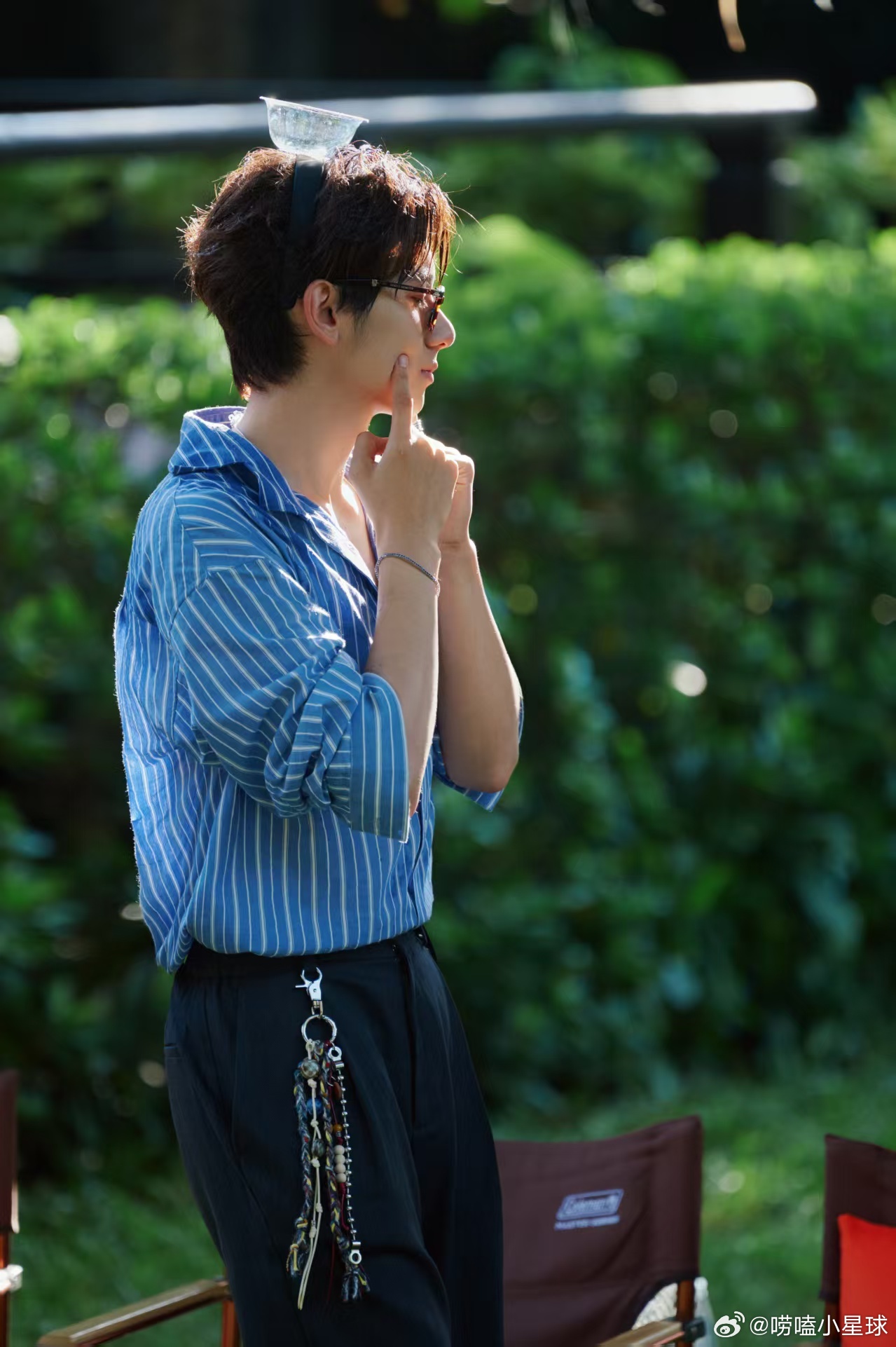 胡先煦你要培养死士啊 综艺里松弛搞笑，剧里演刑警，演唱会上又解锁新舞台。十月三种
