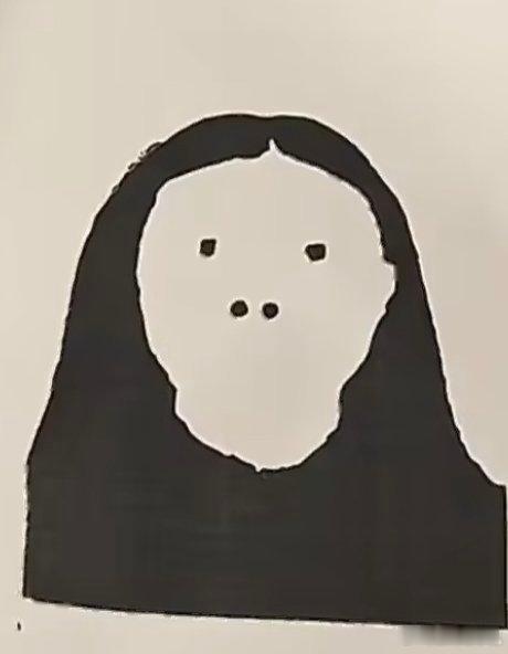 奶奶帮我打印的身份证复印件第一眼，打印这么大还可以理解，第二眼翻开，我真的绷不住