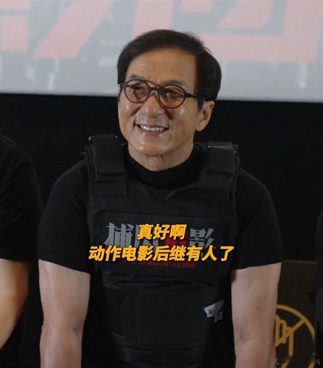 这才是真正的走对圈子跟对人 被捕风追影剧组戳到！所有人劲往一处使，前辈托举后辈，