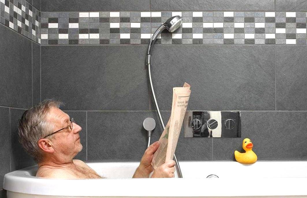 上了年纪还这么折腾？
医生提醒，办完事这三件事最好别急着做，伤身！

第一件就是