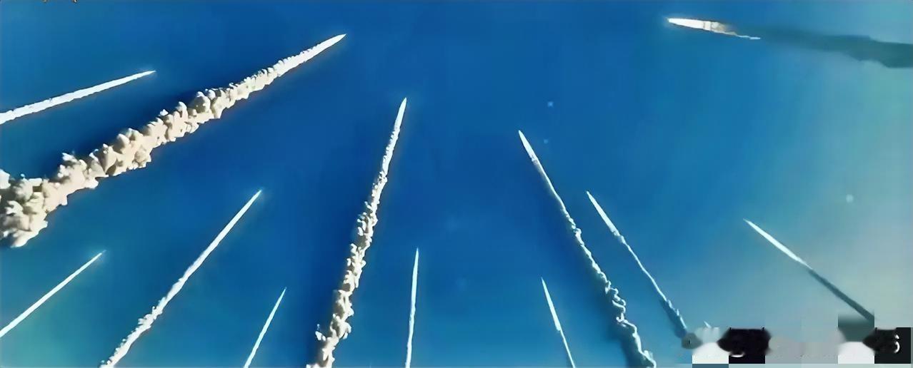 什么是导弹“全时竖立”？
2月4日，央视军事披露，东部战区沿海一线紧张战备中，导