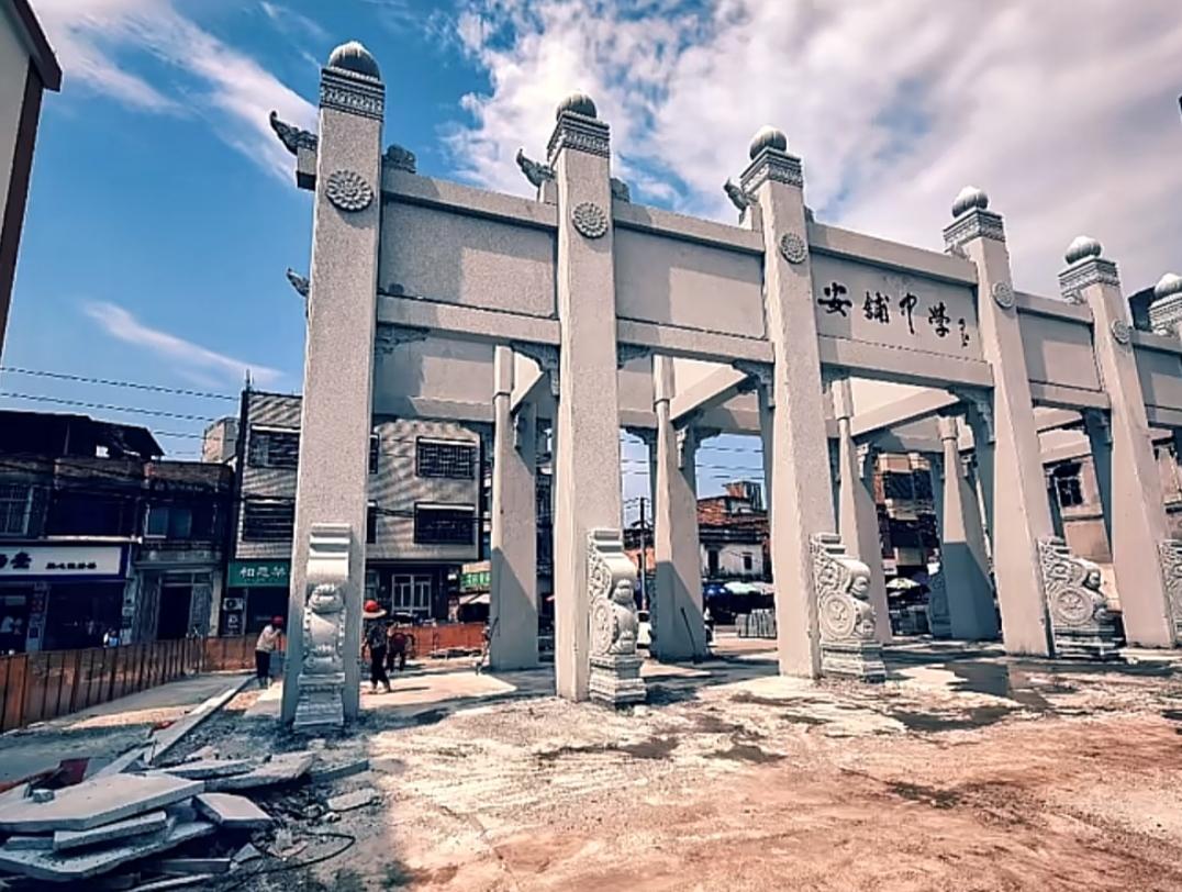 焕然一新！廉江安铺中学新门楼完工，85年老校喜迎校门升级


当我了解到安铺中学