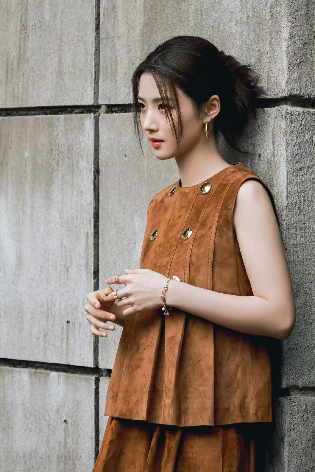 卢昱晓上身LV26早春超季款成衣