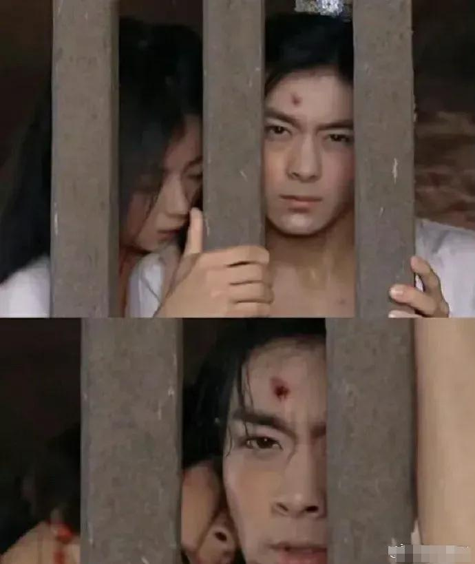 小时候真单纯啊，还以为他们在打架 