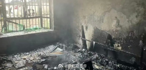 母亲烧香引火灾致2子女死亡被判刑西安58岁女子赵某居家阳台烧香疏于看管引发火灾，
