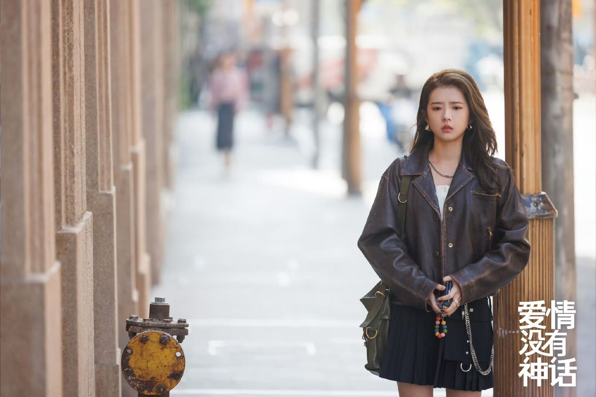 何蓝逗像被唐嫣赵又廷争抚养权的女儿  这大概就是“别人家的孩子”吧。何蓝逗在剧里