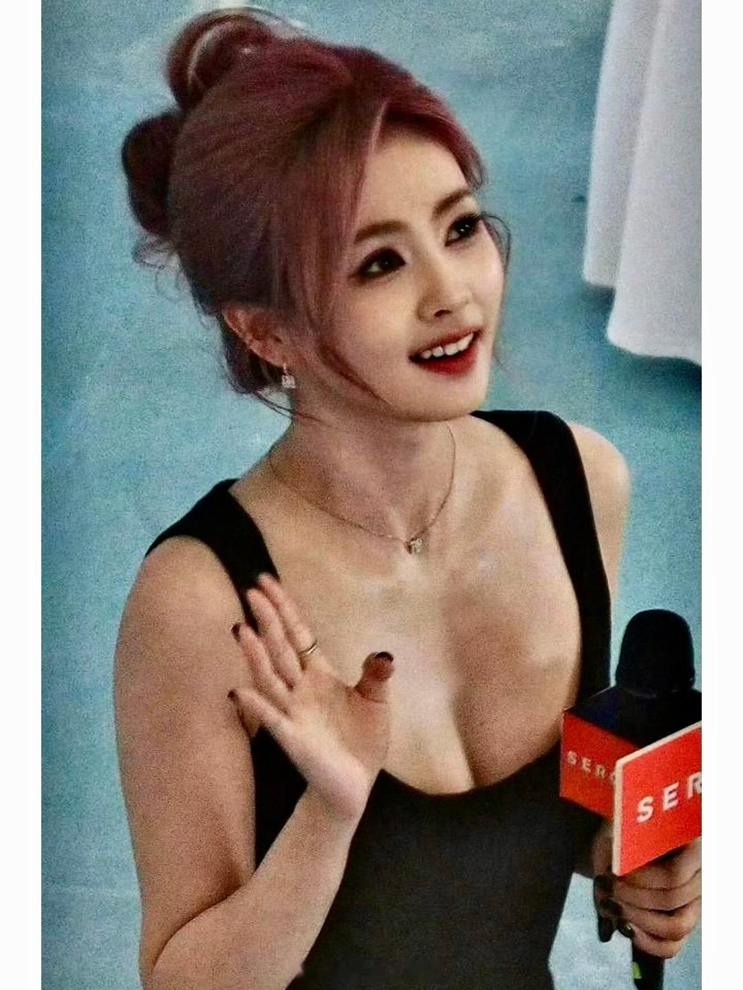 白鹿学历那么漂亮的女人，你们为什么就抽着她不放啊