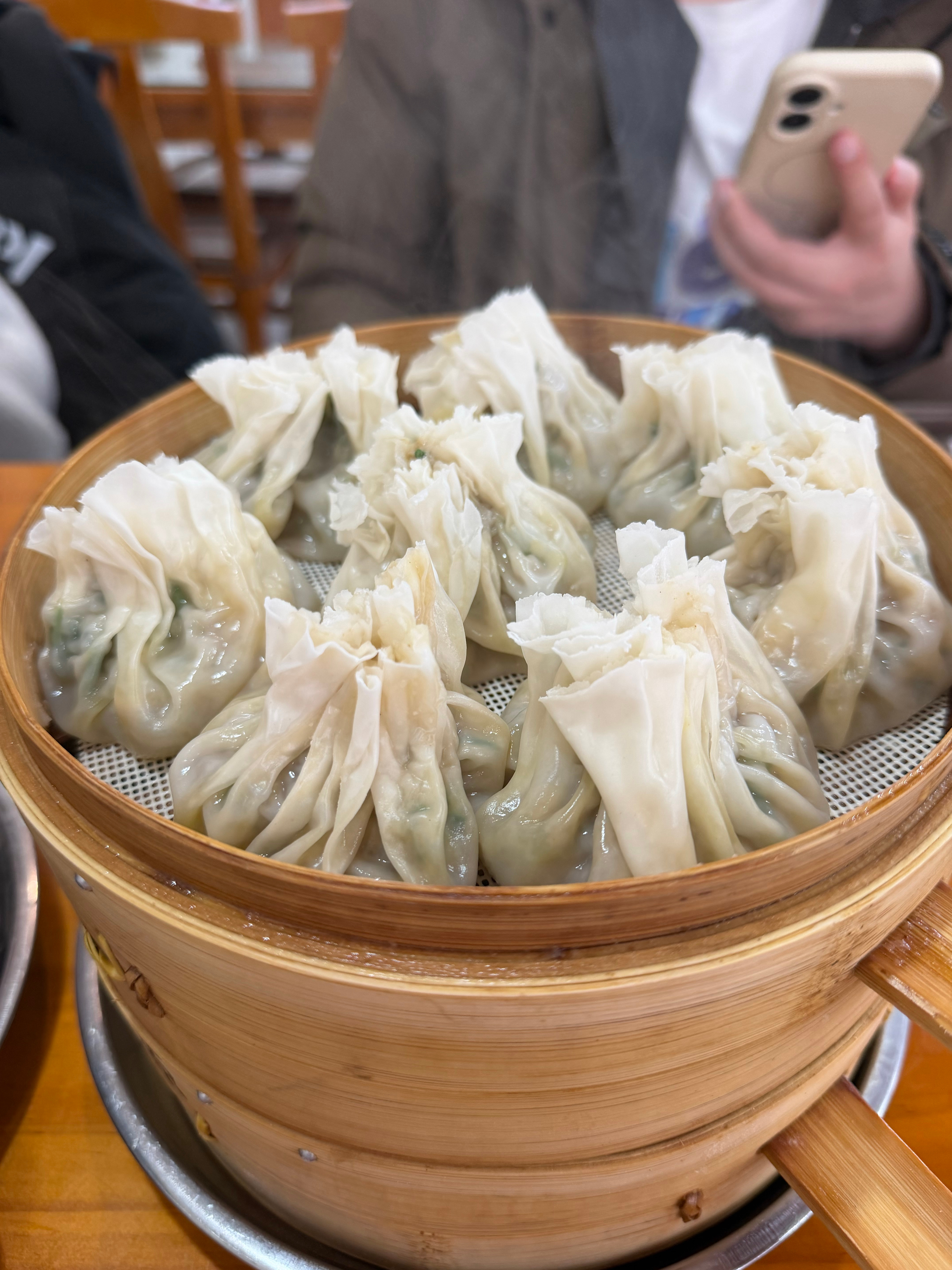 昨天刷到兔哥发的烧麦，今天就来乌兰察布吃上了，还是一家百年老店 乌兰察布