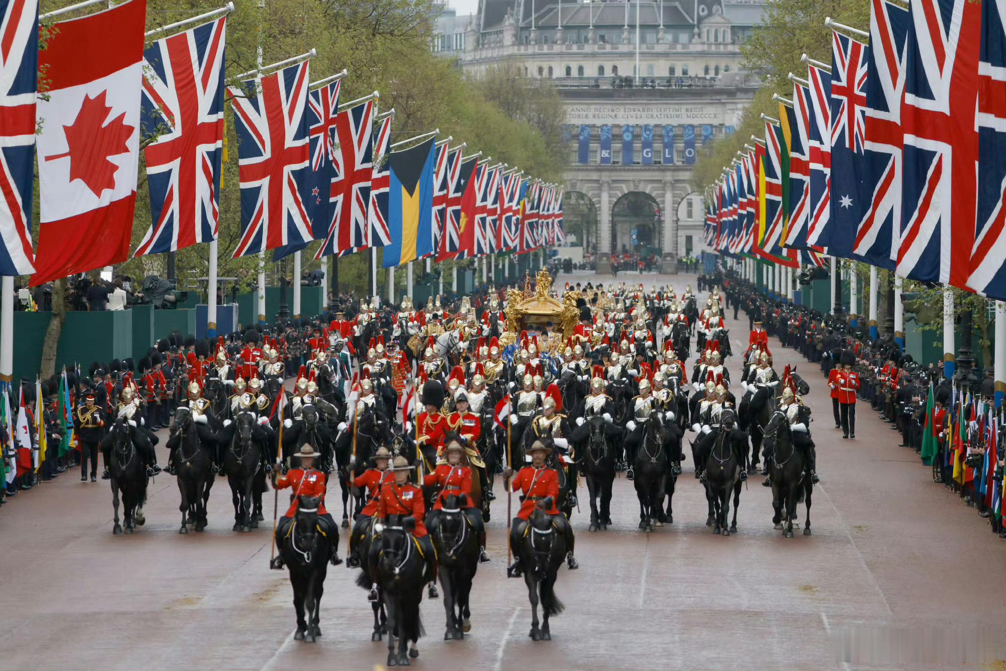 英国驻美大使声称，中英关系不太可能回到十年前的黄金时代。他还呼吁美国及其大西洋盟