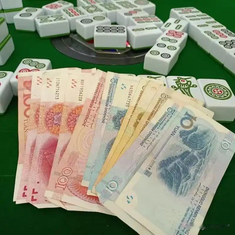 别光羡慕别人打牌赢钱！看懂这些你也能稳得住

我发现身边那些经常在麻将桌上赢钱的