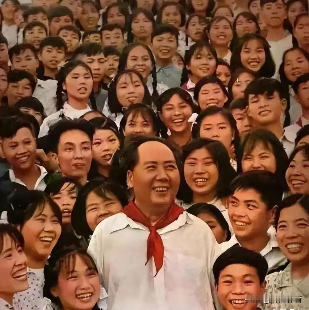 伟人留下最具影响力的伟大合照，
伟人曾说：
世界最终属于年轻人的，
好好学习，天