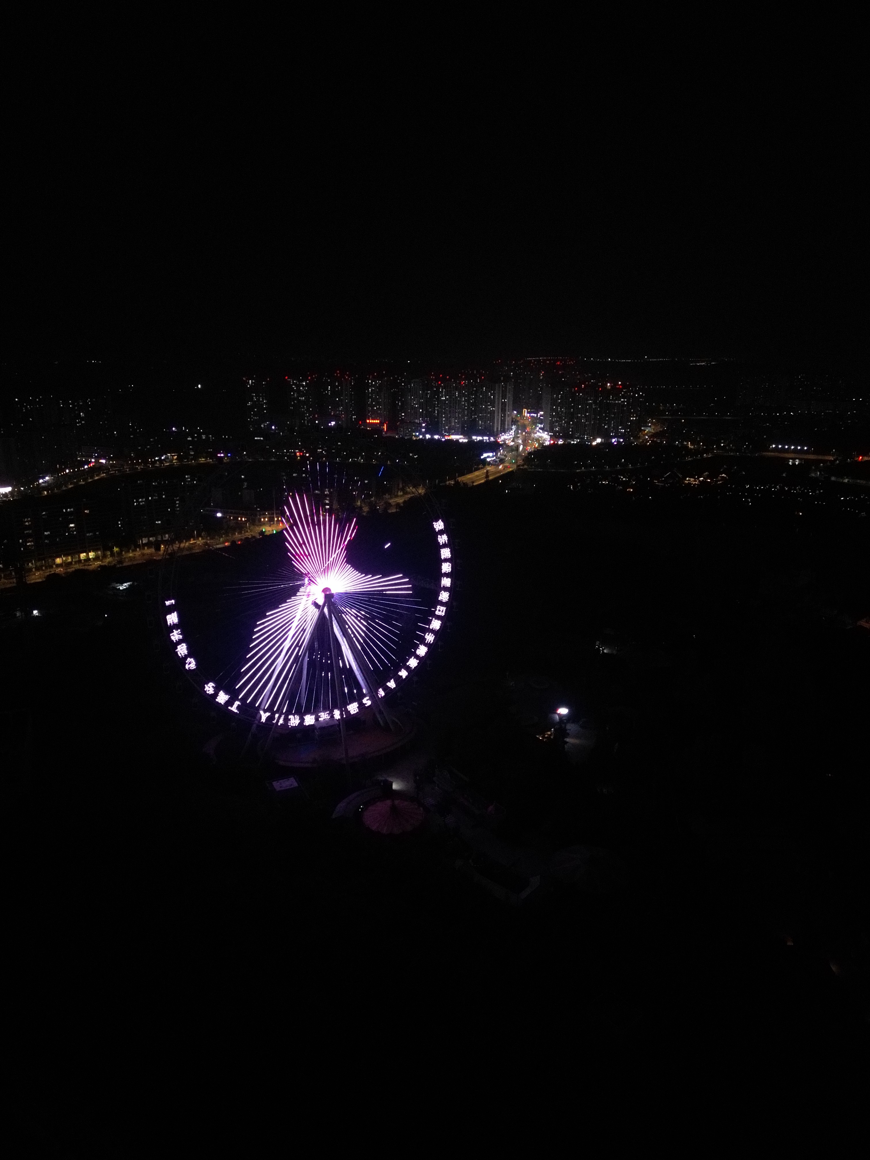 韩束 丁禹兮 狠狠羡慕每个在有丁禹兮大屏城市的人！自从韩束给环球港安排上丁禹兮大
