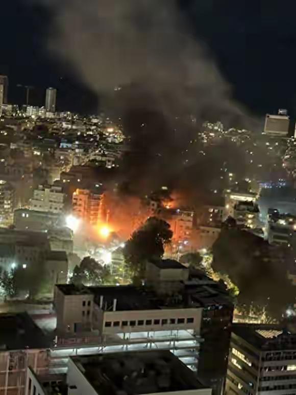 伊朗越打越猛，10艘油轮被击沉，多艘美军舰被炸？特朗普开始急了