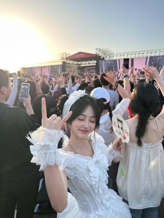 摇滚洛丽塔🤘｜穿lo裙去看音乐节