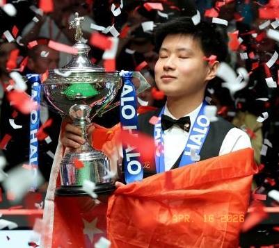 赵心童世锦赛正赛首轮以头号种子身份对阵排名最低32号选手海菲尔德。
有人质疑这不