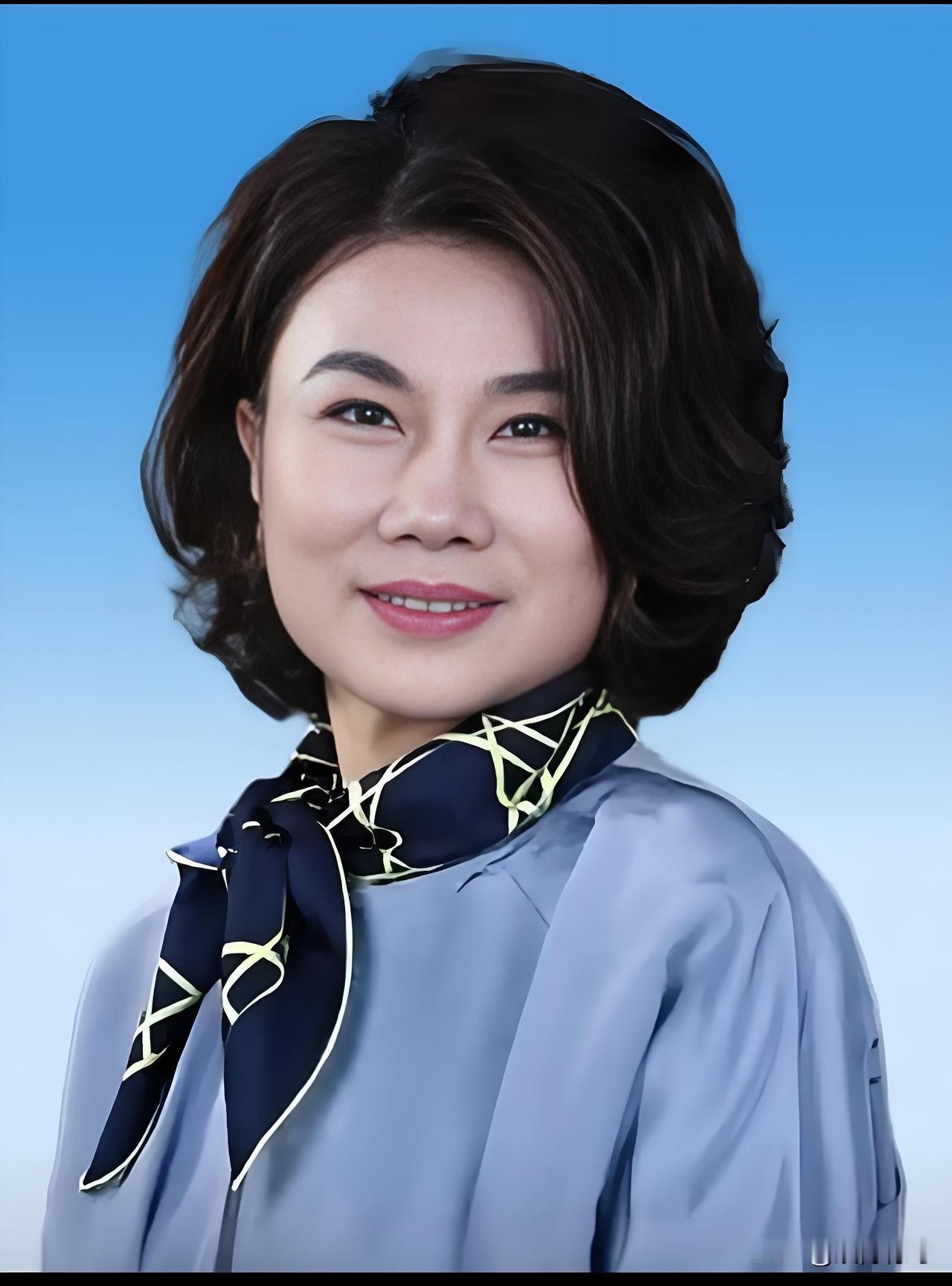 “董总，中国制造需要更多像您这样的‘硬核’企业家！” 作为格力铁娘子，她以雷厉风