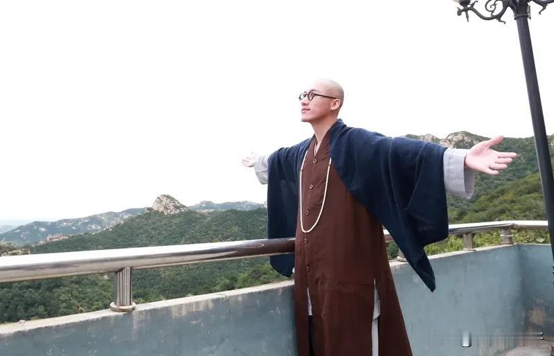 《文笔挑战求下联》
【上联】无心释道失灵信
【下联】？？？？？？？
此联蕴含着一