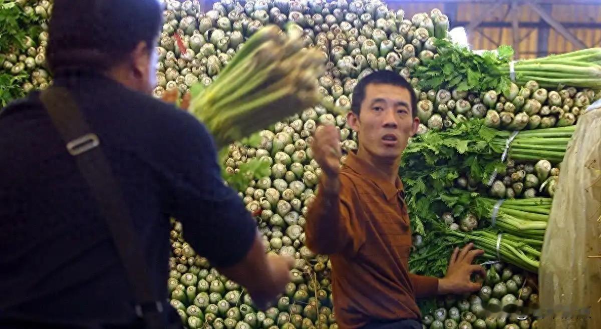 毒红薯在卖，蔬菜还没上市，0.08克就能伤人。
最近央视连续报了好几个地方种菜种