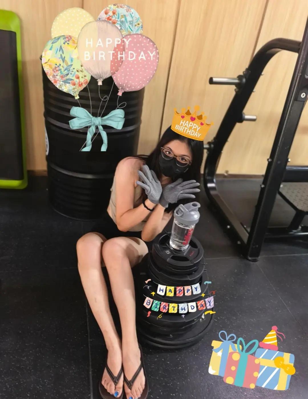 属于我的生日蛋糕
祝我生日快乐！
穿搭 生日快乐 感觉至上 又长大一岁 仪式感 