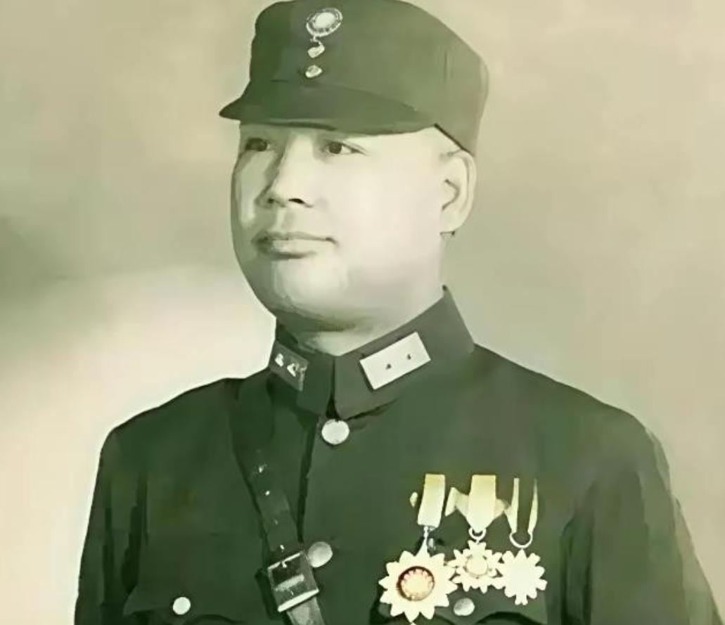 1975年，老蒋在台北病逝。消息传到香港，躲了26年的关麟征破例登上了去台湾的飞