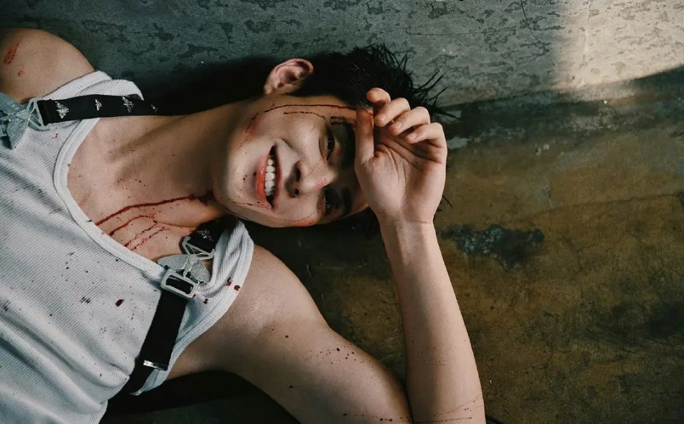 王鹤棣这是在cos马蓉吗？ ​​​