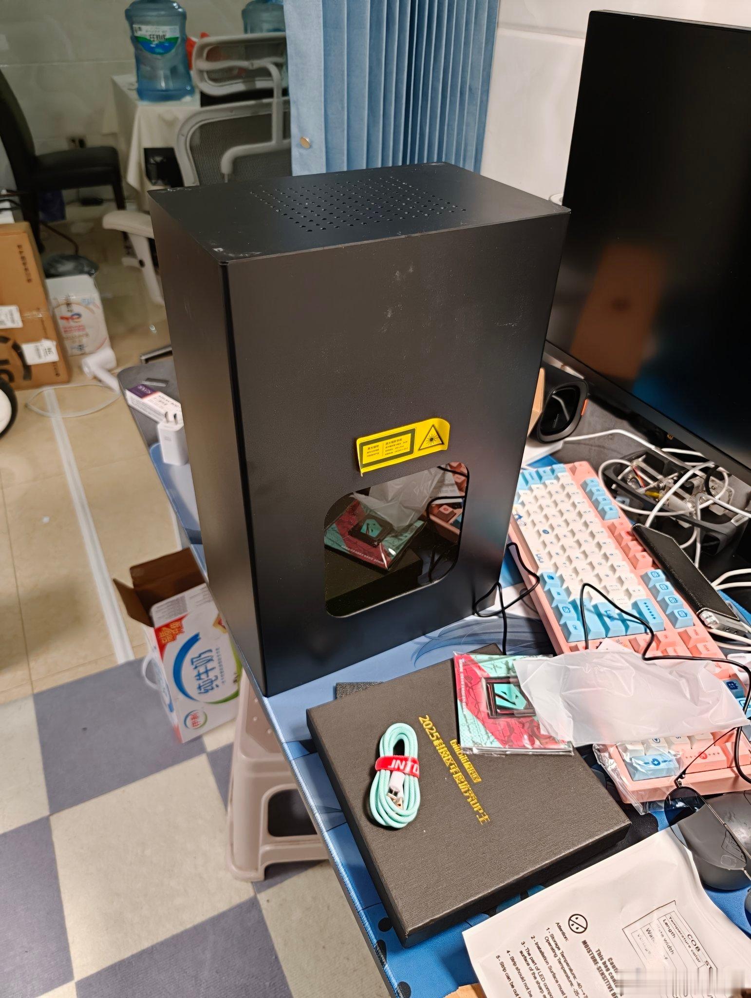整了台激光雕刻机（） ​​​