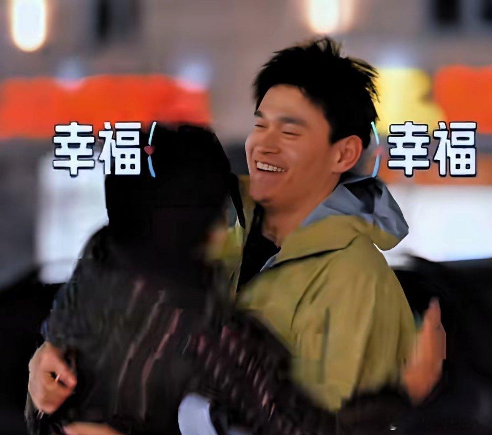 孙杨深夜发了一张照片。一张泳道里的背影，配文“不负热爱”。杭州的个人训练池，他还