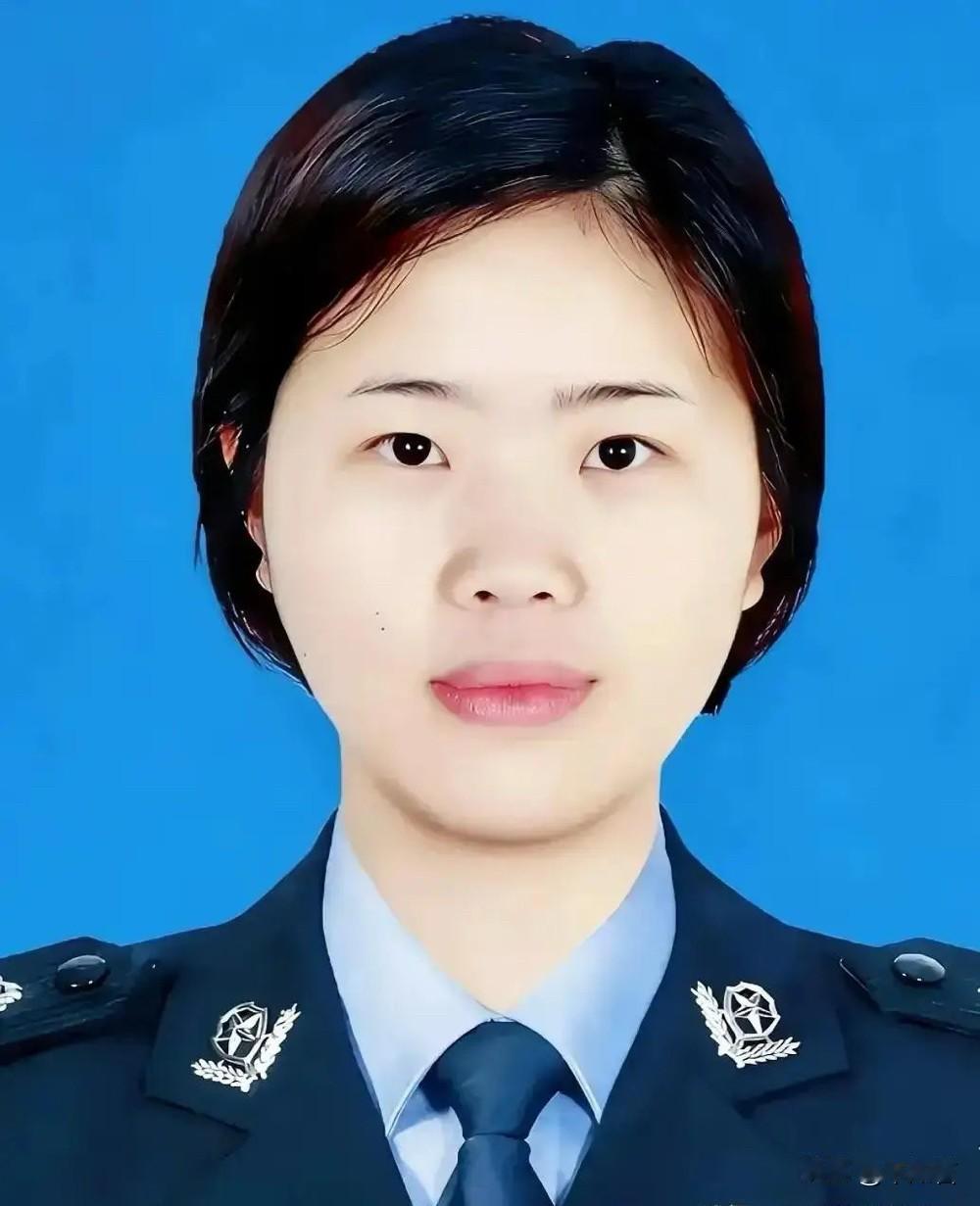 看多了贪官蛀虫，终于被这位95后女民警狠狠治愈！这才是人民该追的星
 
最近太多