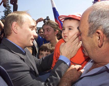 咪也喜欢捏小孩脸 ​​​