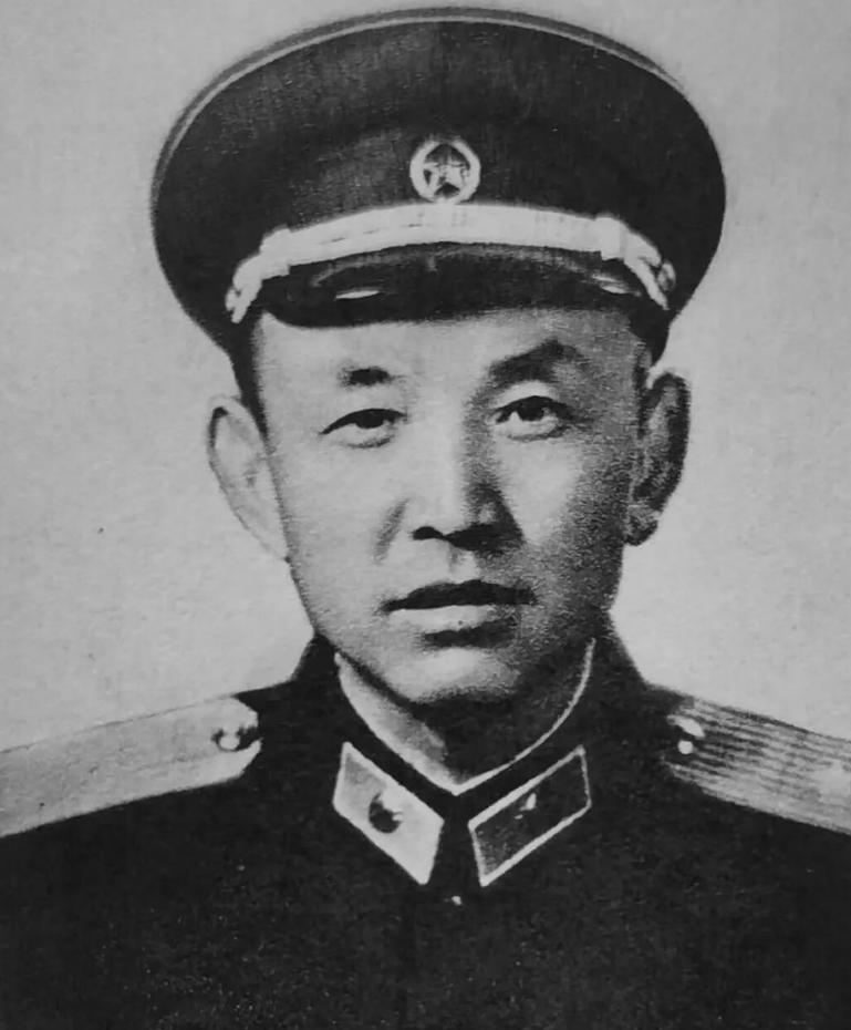 黎原资历偏浅，为何能执掌 140 师入朝作战？1949–1950 年部队整编，1