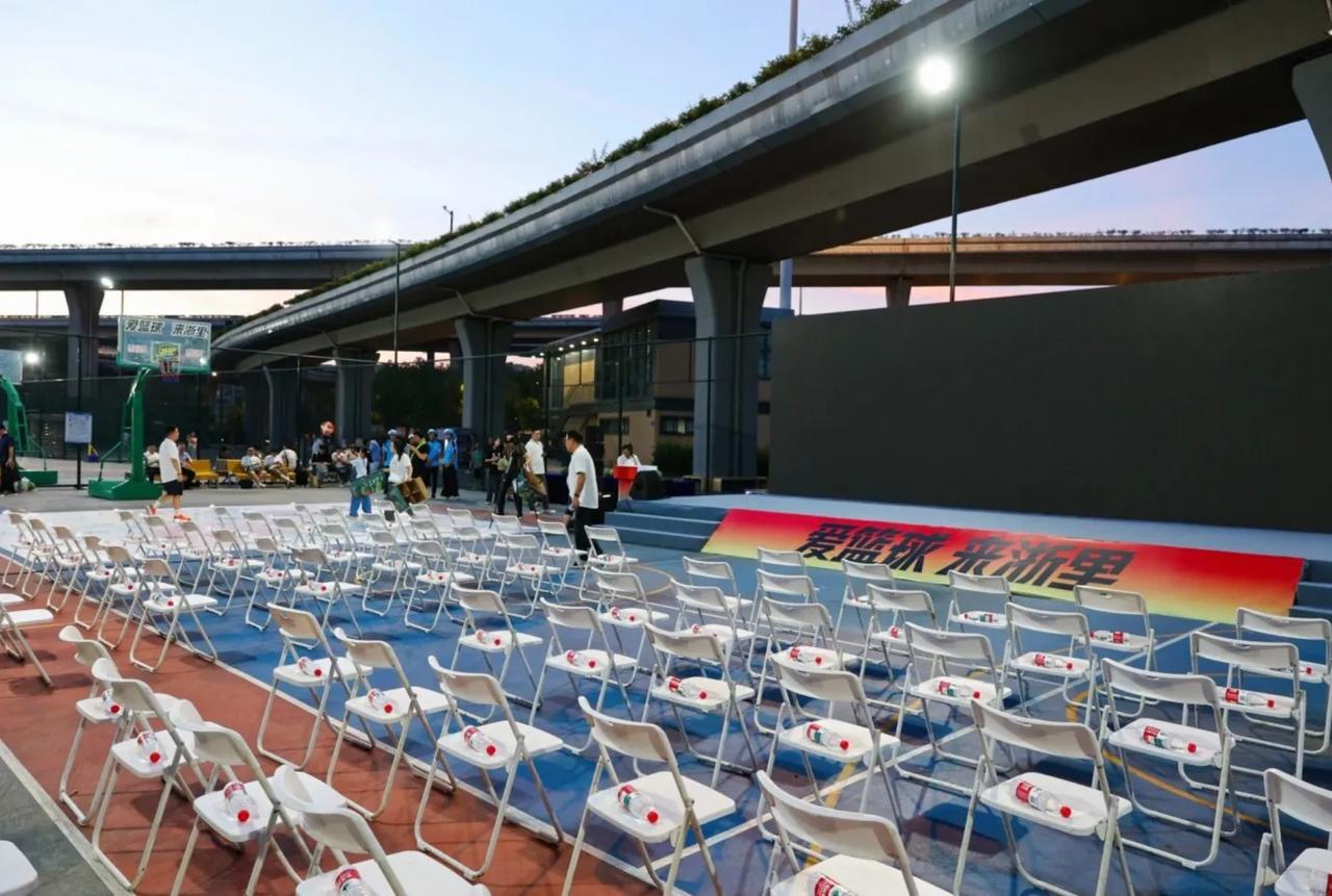 杭州高架桥下“长”出篮球公园，“浙BA”带来全民健身新高度！

从贵州“村 
