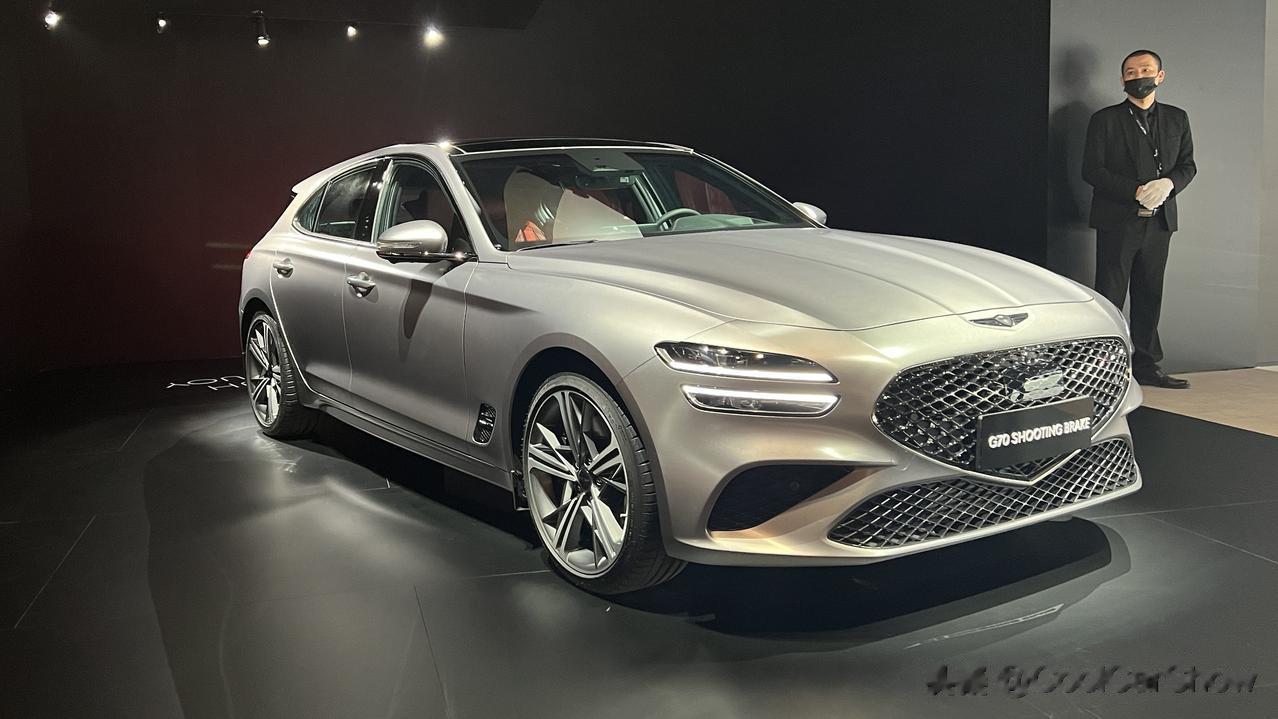 捷尼赛思G70猎装版
捷尼赛思G70猎装版在本次车展上正式宣布上市，将推出两种配