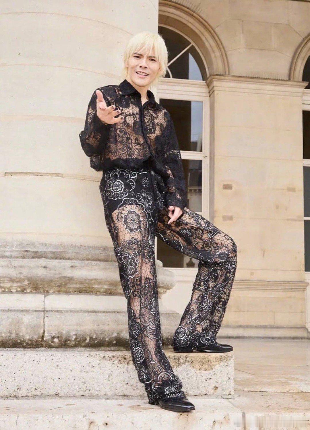 向佐不会再扮女装 向佐用行动证明：改变从不嫌晚。告别过往的另类造型，选择撕掉争议