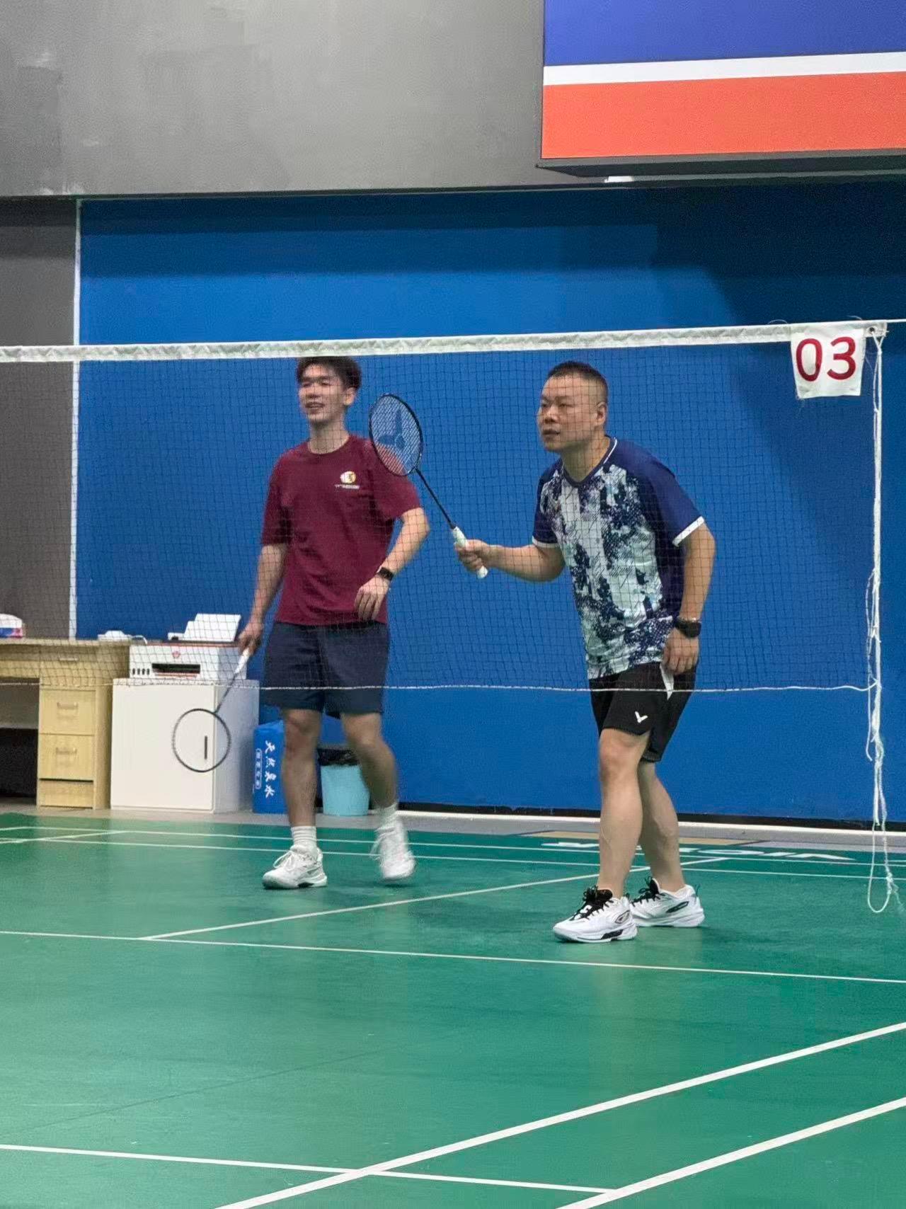 孙文骏岳云鹏组男双中国羽毛球队羽毛球