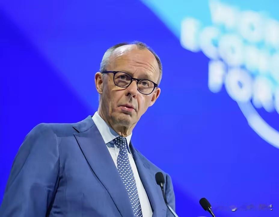 在达沃斯论坛上，德国总理默茨想要“祸水东引”，他说：现在世界上有三大变量，分别与