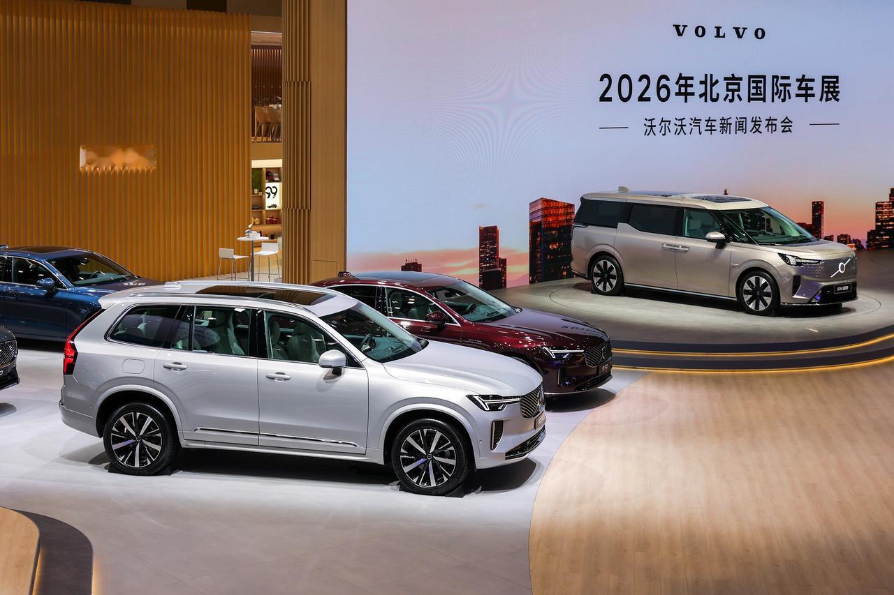 逛完北京车展，最让我感兴趣的是沃尔沃2027款EM90。限时置换感恩价59.8万