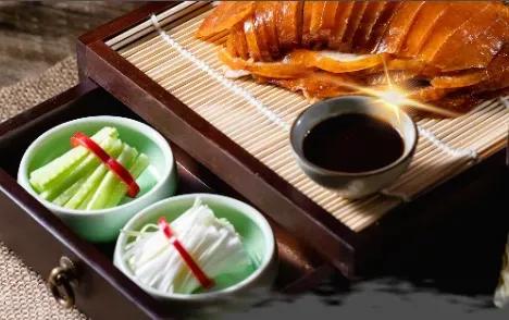#北京烤鸭和广东烧鹅,哪个更好吃?#各有千秋，不过北京烤鸭的味道吃起来更有层次感