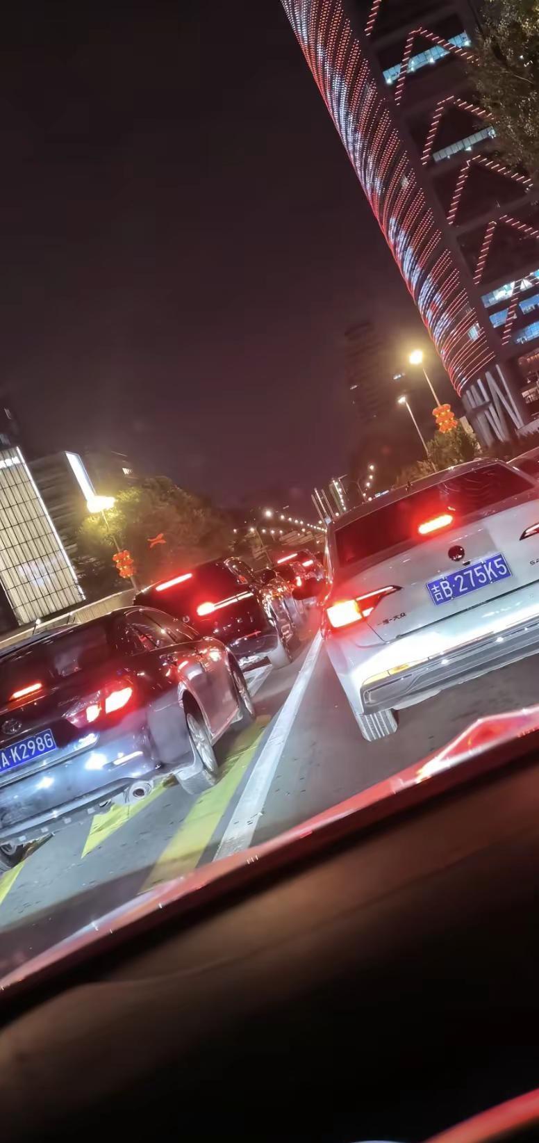 北京有栾念，上海有贺涵，谁能告诉我长春有什么？早春晴朗 @抖音小助手