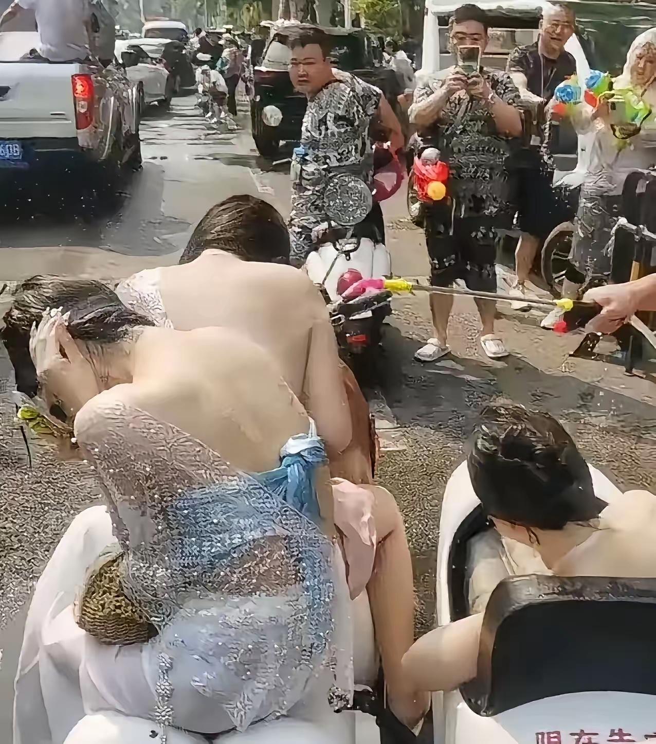 这种玩法有点过于疯狂，我接受不了
万一被高水枪一击，摔倒，碰断脚手几大百，上千红