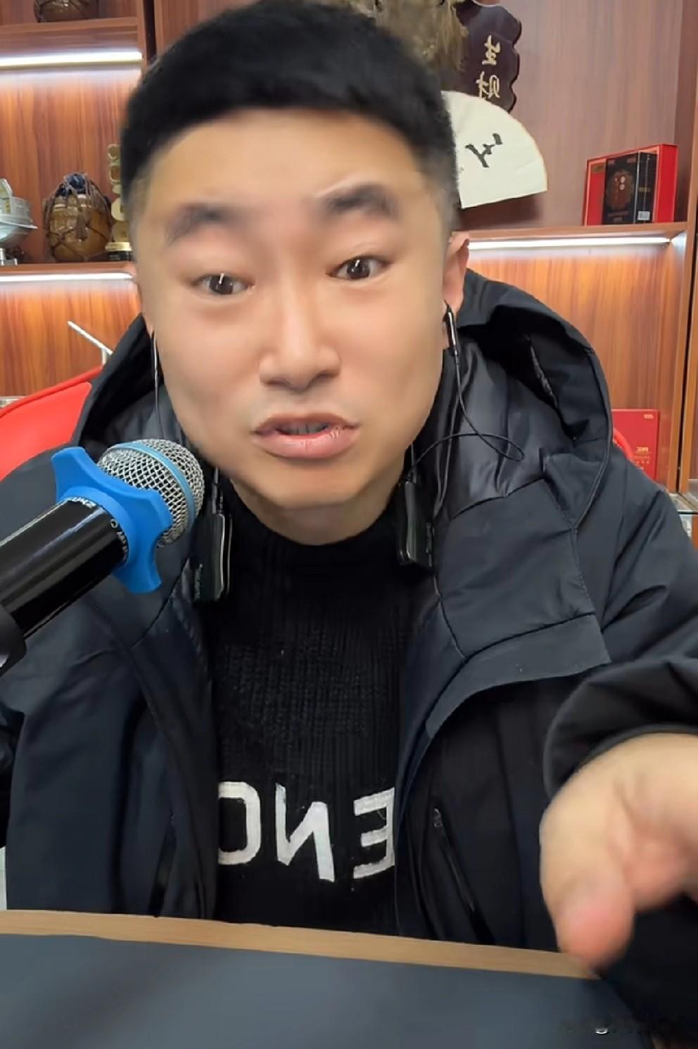 九天开播回应鹿茸血风波，将语音骡子踢出直播间并拉黑！

          我倒