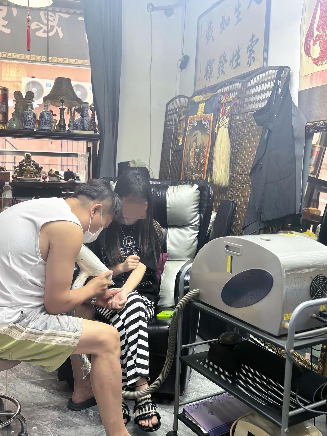 倘若我的身旁不再是你所向往的远方 那我愿意放手让你走并祝愿你一帆风顺