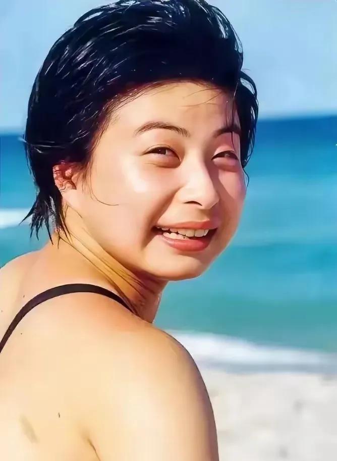 郭晶晶要是长这样，霍启刚还能看上她吗？那大概率是不会的！男人都是视觉动物，想要他