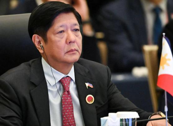 我们没有资格去援助菲律宾，因为菲律宾有盟友，美、日、澳、新四国，应该第一时间派人