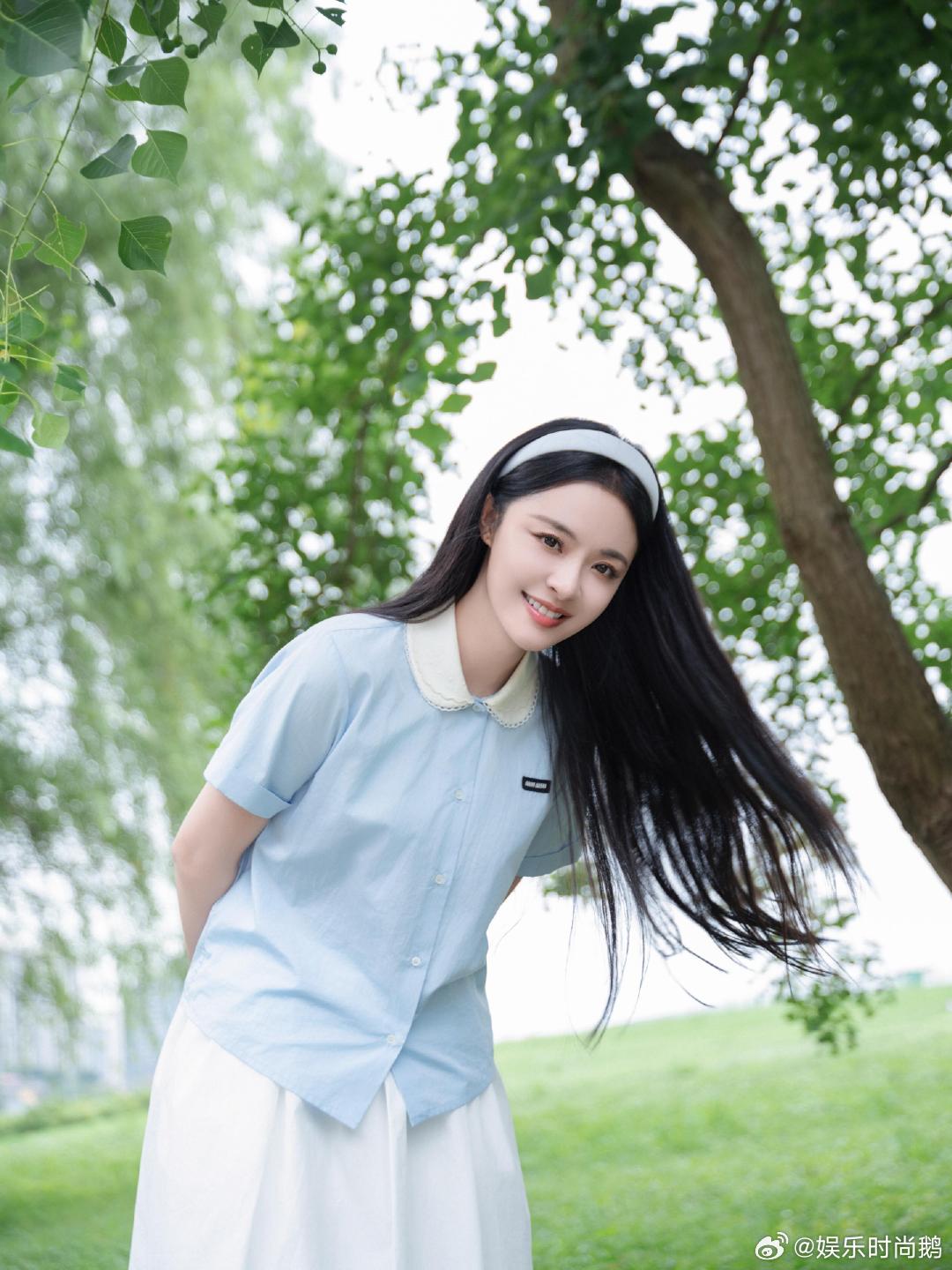 李莎旻子成为歌手居然已经十年了 从创作《小虾》到推出《杀不死的花》，十年音乐旅程