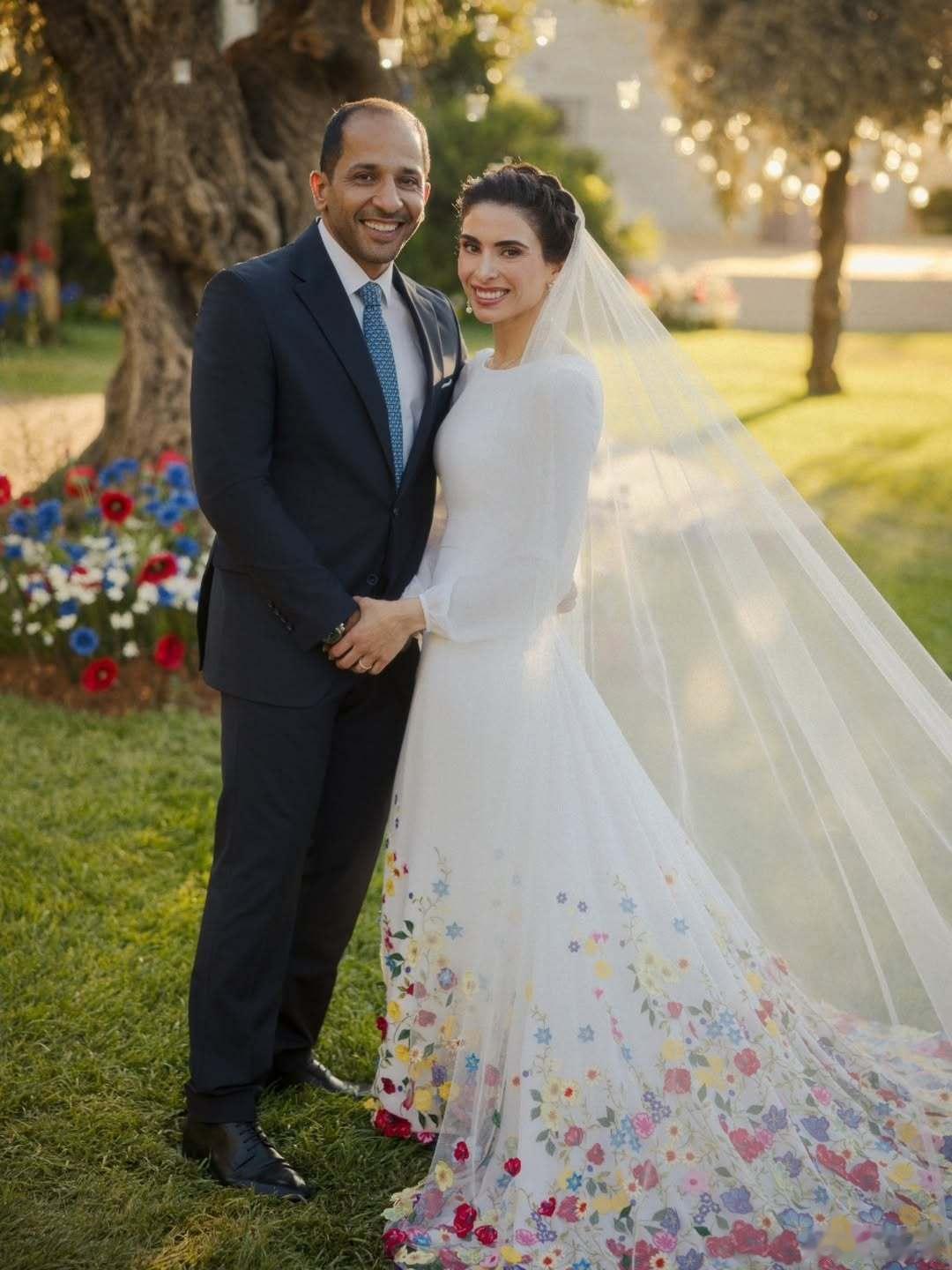约旦王室 🇯🇴6月25日，约旦哈桑王子的外孙女，苏玛雅公主和丈夫Nasser