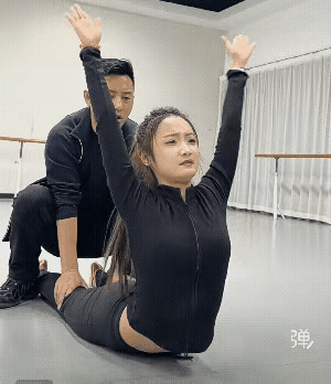 练个舞，非要找男教练吗？