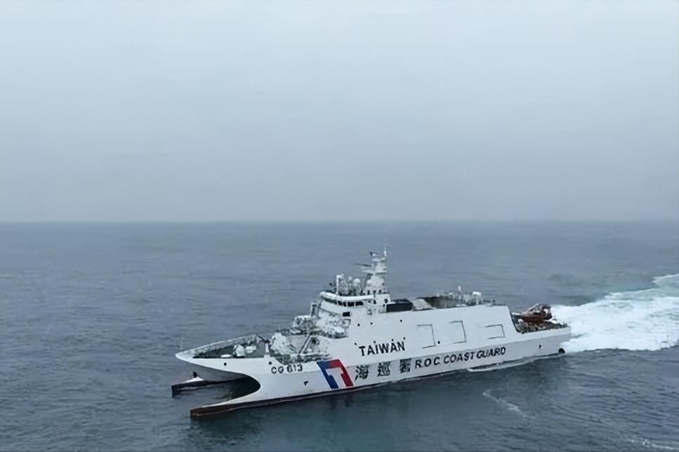 台“海巡署”舰艇猛增，但人员缺额严重。民进党当局通过“筹建海巡舰船艇前瞻发展计划