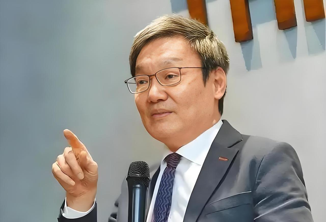 豆包认为苏起是“九二共识”名词的提出者与包装者。
苏起说2027年是两岸统一终极