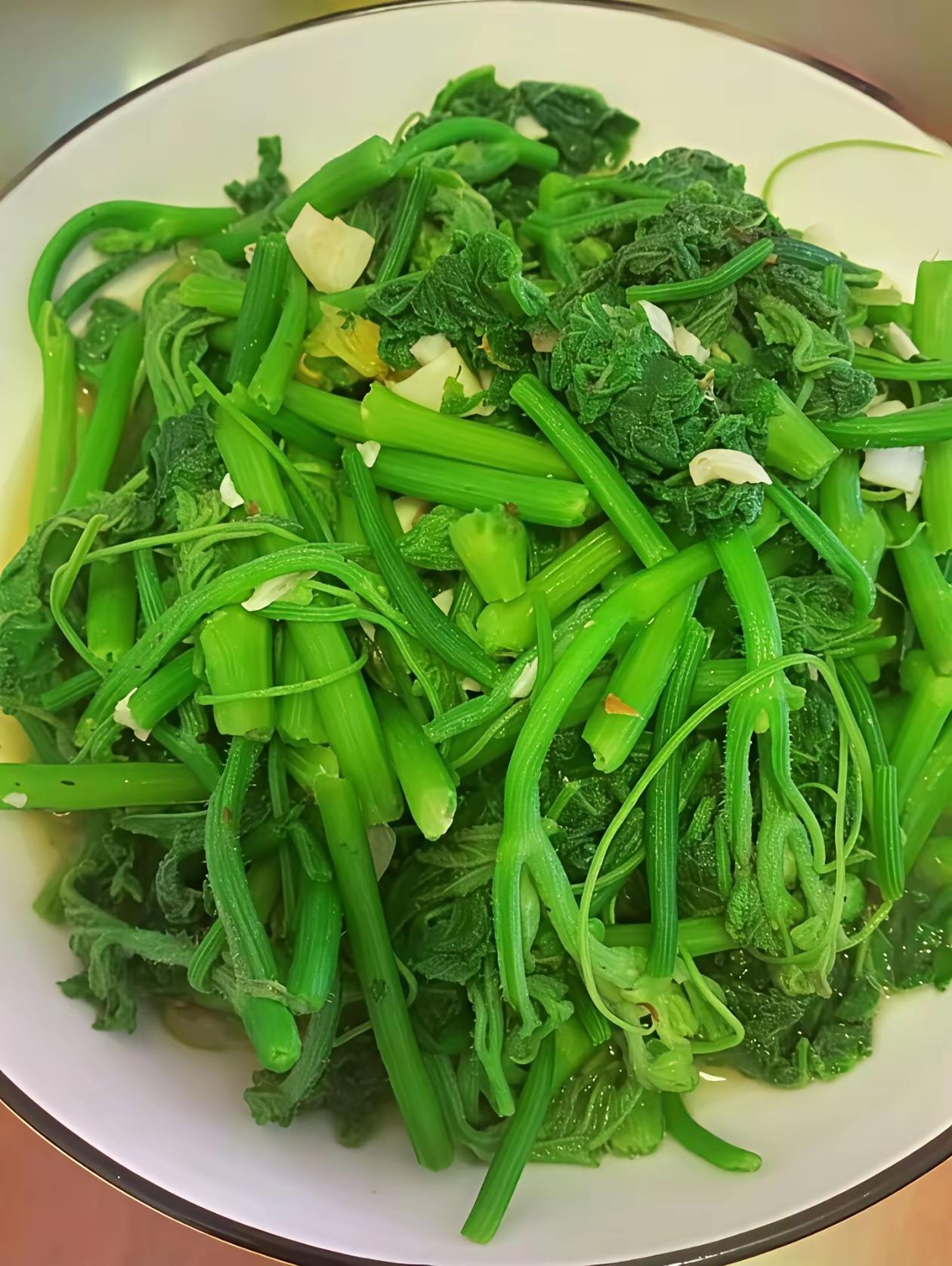 碧叶菜蔬鲜，清炒滋味长。这一种青菜叫什么名字？有知道的吗？